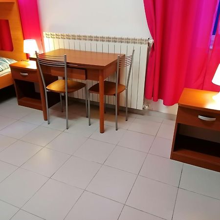 Perla Del Levante Hostel Фрамура Стая снимка