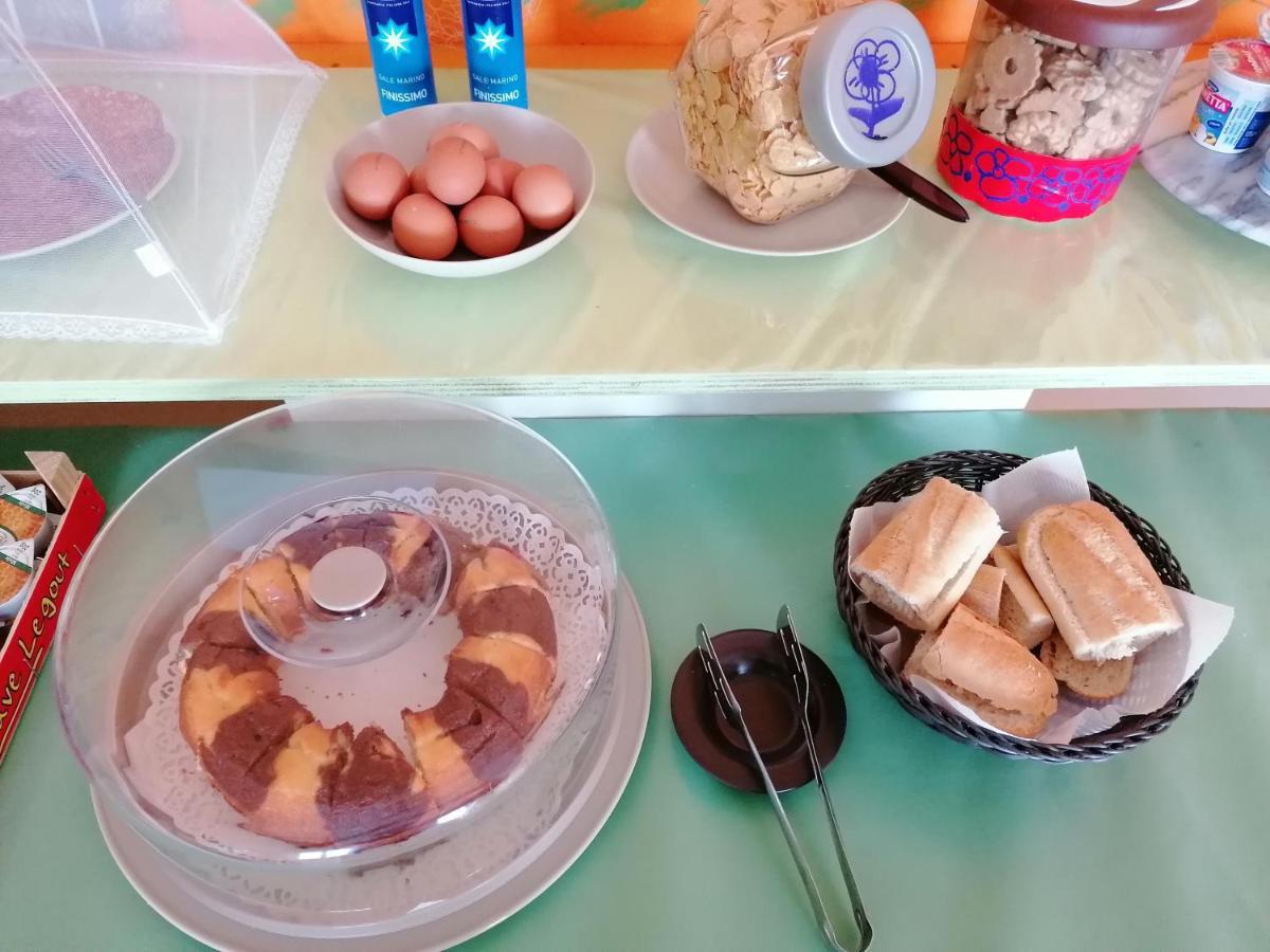 Perla Del Levante Hostel Фрамура Екстериор снимка