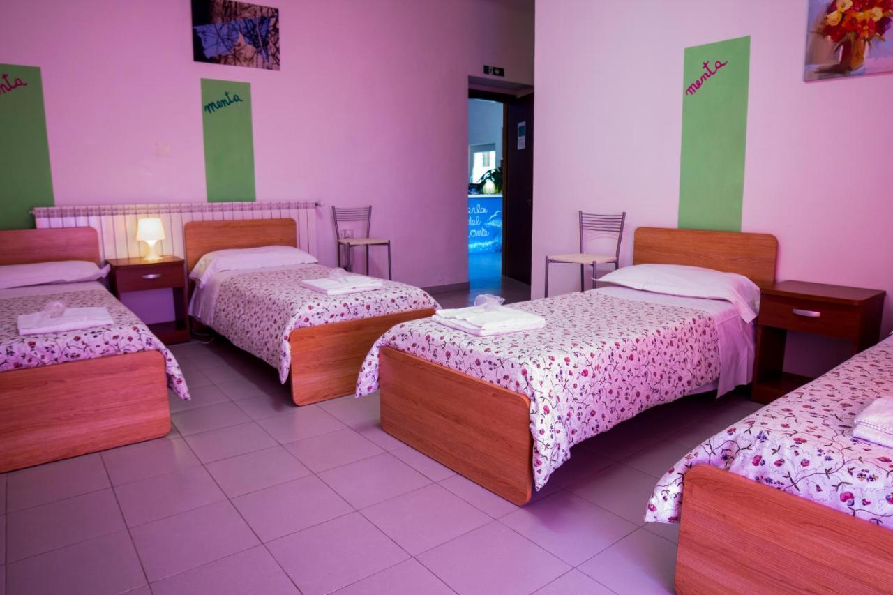 Perla Del Levante Hostel Фрамура Екстериор снимка